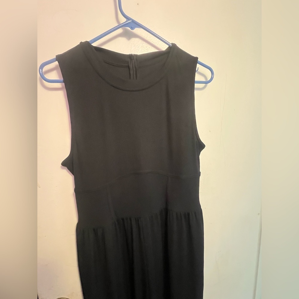 Woman’s Black Wide Leg, Sleeveless Jumpsuit - Picture 7 of 16